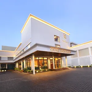 Hotel The Grand Ambassador