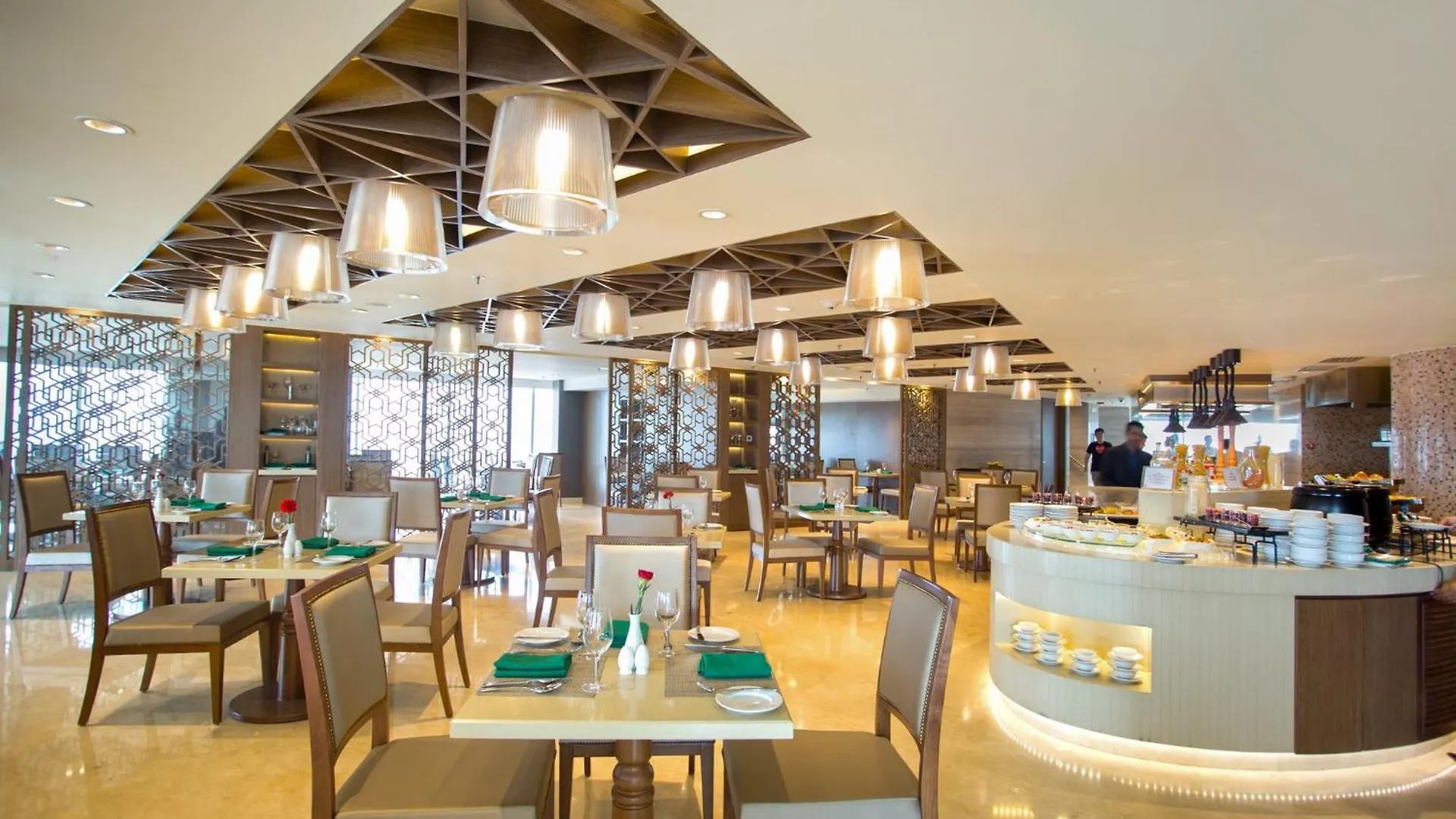 Crowne Plaza Dhaka Gulshan By Ihg 5*,  Bangladesh