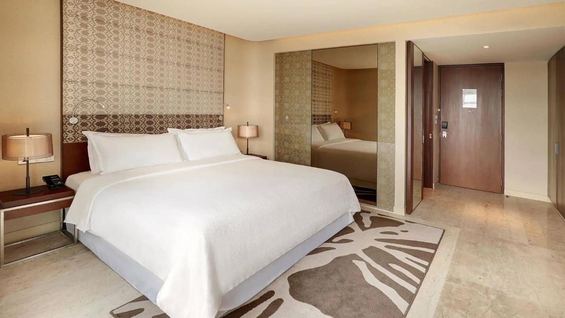 Hotel Crowne Plaza Dhaka Gulshan By Ihg